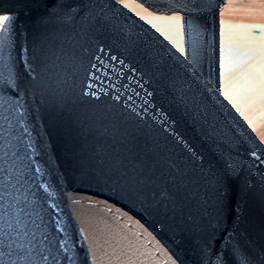 Torrid Collection Womens Size 8W Block Heels Ankle Strap Black Pumps Classic - Picture 7 of 13